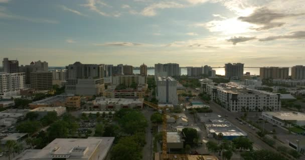 Vista Aérea Cidade Sarasota Centro Cidade Com Edifícios Escritórios Altos — Vídeo de Stock