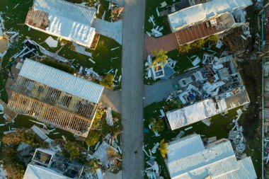 Doğal afet sonuçlarının havadan görünüşü. Florida yerleşim bölgesindeki Ian kasırgası yüzünden ağır hasar görmüş..