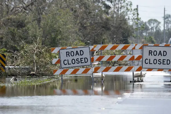 Hurricane Flooded Street Road Closed Signs Blocking Driving Cars Safety — Stock Photo, Image