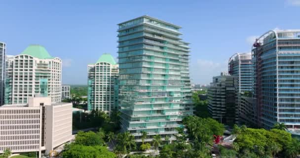 Városi Táj Kókusz Liget Szomszédságában Kerület Miami Floridában Usa Skyline — Stock videók
