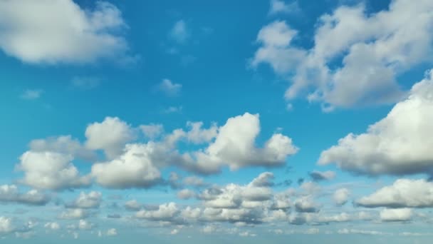 Céu Azul Com Nuvens Brancas Brilhante Céu Verão — Vídeo de Stock