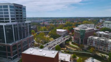 Güney Carolina 'daki Greenville City' nin şehir merkezi mimarisi. American City 'deki ofis ve apartman manzarası. ABD seyahat hedefi.