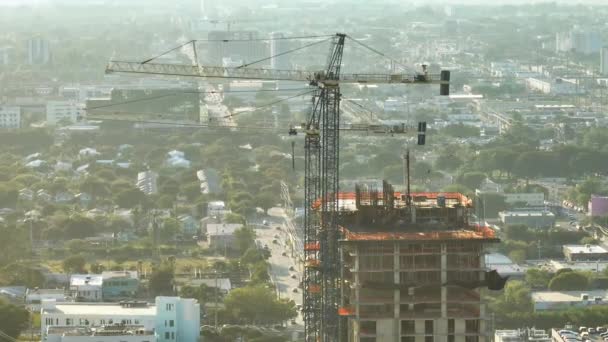 Новая Строительная Площадка Развивающейся Резиденции Американской Городской Зоне Индустриальная Башня — стоковое видео