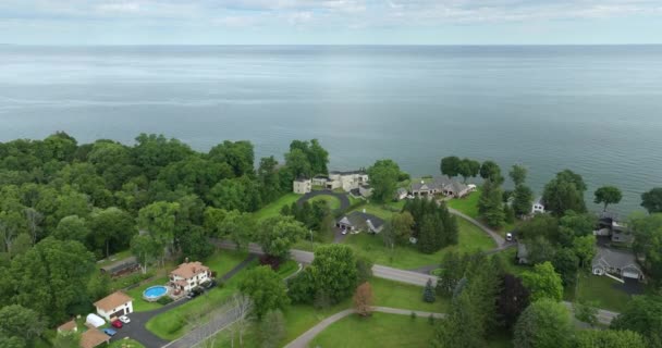 New York Rochester Daki Ontario Gölü Kıyısındaki Lüks Banliyö Evleri — Stok video