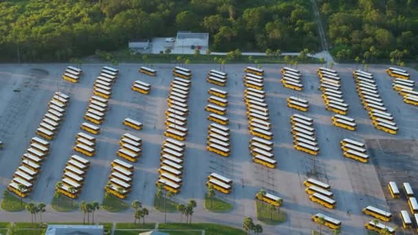 미국의 카운티 주차장에 버스의 미국의 시스템 — 비디오