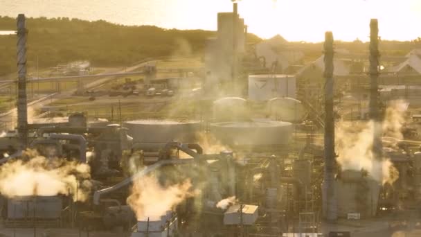 Fosfatları Işlemek Işlemek Için Kullanılan Fabrika Zehirli Buhar Yayarak Havayı — Stok video