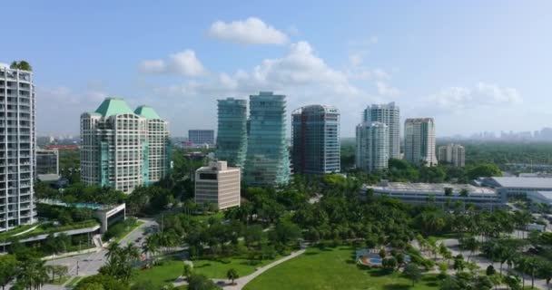 Stadsdelen Miami Coconut Grove Florida Usa Stadslandskap Höga Exklusiva Skyskrapor — Stockvideo