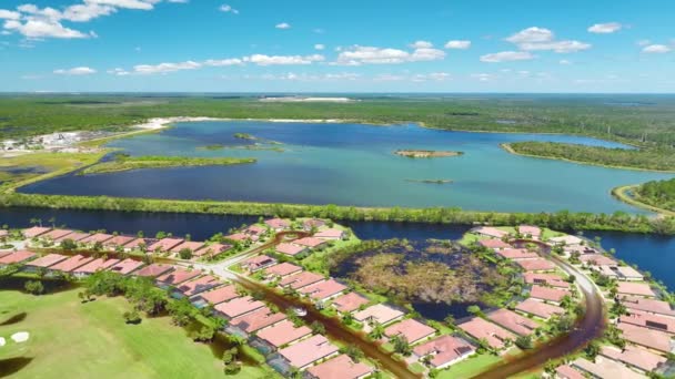 Затоплені Житлові Будинки Від Урагану Опади Житловому Районі Флориди Наслідки — стокове відео