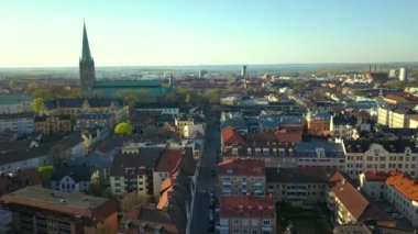 İsveç 'teki eski tarihi Linkoping şehrinin havadan görünüşü. İskandinav kasabasında Avrupa mimarisi.