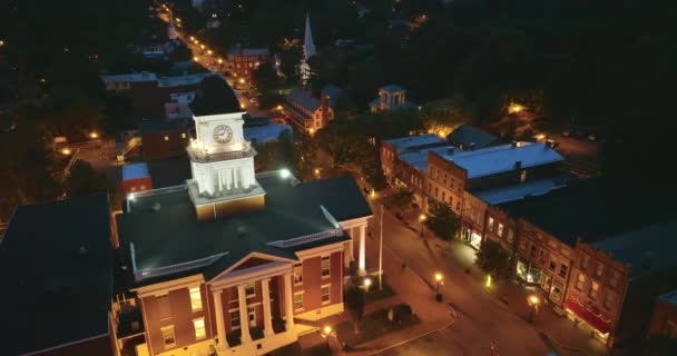 テネシー州ジョーンズバラにあるワシントン郡庁舎 小さな町アメリカの古い歴史的建築 — ストック動画