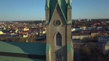 İsveç 'teki eski tarihi Linkoping şehrinin havadan görünüşü. İskandinav kasabasında Avrupa mimarisi.
