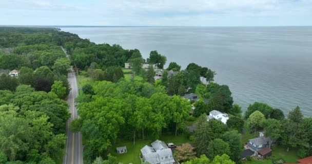 Casas Ensueño Estadounidenses Orilla Del Lago Ontario Como Ejemplo Desarrollo — Vídeo de stock