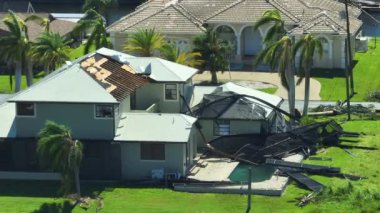 Kasırga Florida yerleşim bölgesindeki evi yok etti. Doğal afet ve bunun sonuçları.