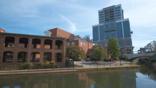 Innenstadtarchitektur Von Greenville South Carolina Wyche Pavilion Alte Ziegelfabrik Ufer — Stockvideo