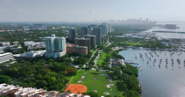 Вид Воздуха Центр Делового Района Майами Коконат Гроув Флориде Сша — стоковое видео