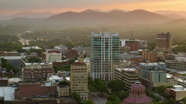 Letecký Pohled Město Asheville Severní Karolíně Vysokými Budovami Appalačskými Horskými — Stock video