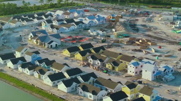 공사중인 집들의 미완성 목조틀을 공중에서 것이다 지역의 주거용 미국의 부동산 — 비디오