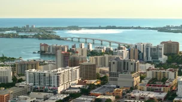Vista Aérea Cidade Sarasota Centro Cidade Com Edifícios Escritórios Altos — Vídeo de Stock