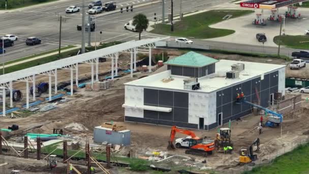Bouw Van Een Nieuw Tankstation Langs Weg Florida Het Platteland — Stockvideo