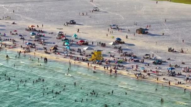 View Evening Siesta Key Beach White Sands Full Tourists Sarasota — стоковое видео