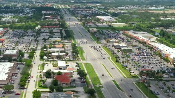 Breite Autobahn Mit Einkaufszentren Und Kleinen Geschäften North Port Florida — Stockvideo