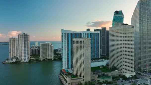 Budynki Wieżowców Centrum Miami Brickell Florydzie Usa Zachodzie Słońca Megapolis — Wideo stockowe