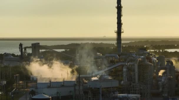 Fábrica Para Manuseamento Processamento Fosfatos Que Emitem Vapores Tóxicos Poluindo — Vídeo de Stock