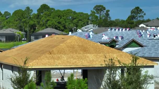 Aerial View Residential Private Home Wooden Roofing Structure Construction Florida — Stockvideo