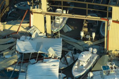 Florida kıyı bölgesindeki kasırga yüzünden tekne istasyonu tahrip oldu. Doğal afetin sonuçları..