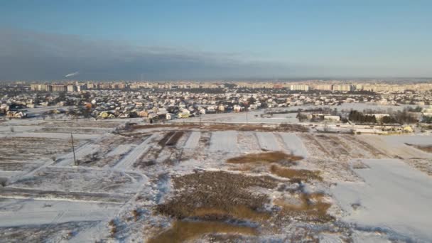 Αεροφωτογραφία Των Ιδιωτικών Κατοικιών Σκεπαστές Χιόνι Στέγες Στα Προάστια Της — Αρχείο Βίντεο