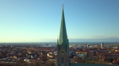 İsveç 'teki eski tarihi Linkoping şehrinin havadan görünüşü. İskandinav kasabasında Avrupa mimarisi.