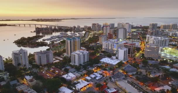 Sarasota Florida Arquitectura Ciudad Atardecer Edificios Oficinas Gran Altura Centro — Vídeos de Stock
