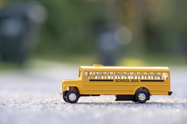 Oyuncak Amerikan okul otobüsü Amerika 'da eğitimin sembolü..