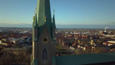 İsveç 'teki eski tarihi Linkoping şehrinin havadan görünüşü. İskandinav kasabasında Avrupa mimarisi.