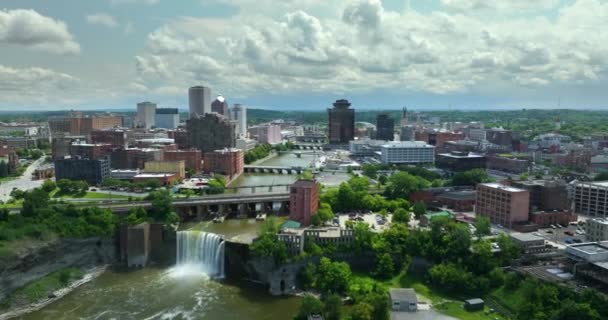 Genesee Nehri Üzerinde High Falls Ile Rochester Şehri Manzarası Tarihsel — Stok video