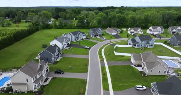 纽约州北部住宅区宽敞的新的单身家庭住房 美国郊区的房地产开发 — 图库视频影像