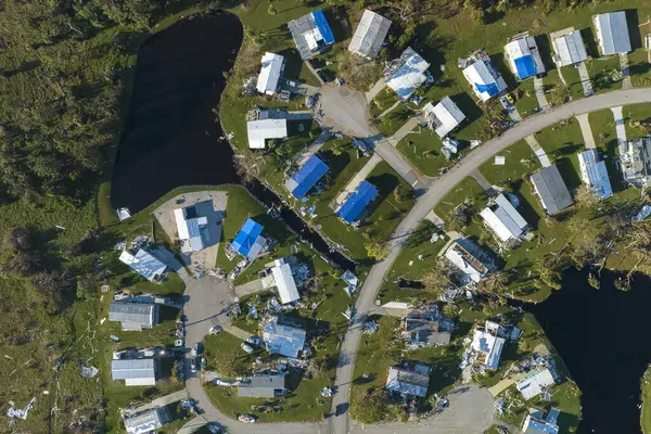 Doğal afet sonuçlarının havadan görünüşü. Florida yerleşim bölgesindeki Ian kasırgası yüzünden ağır hasar görmüş..