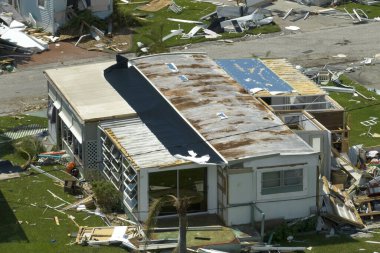 Florida 'daki seyyar evlerdeki Ian kasırgası yüzünden ağır hasar görmüş. Doğal afetin sonuçları..