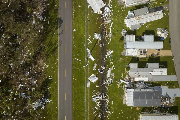 Florida 'daki seyyar evlerdeki Ian kasırgası yüzünden ağır hasar görmüş. Doğal afetin sonuçları..