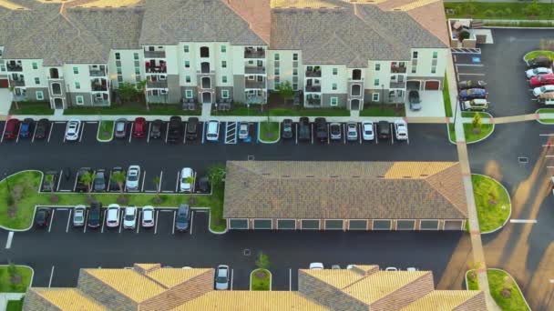 Blick Von Oben Auf Neue Eigentumswohnungen Florida Vorort Einfamilienhaus Einer — Stockvideo