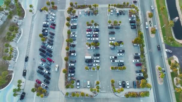 관광객용 주차장을 공중에서 내려다본 플로리다의 인기있는 — 비디오