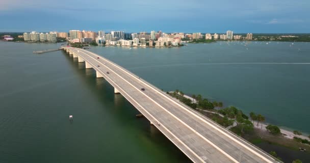 Sarasota Cidade Baixa Pôr Sol Ringling Bridge Caros Edifícios Beira — Vídeo de Stock