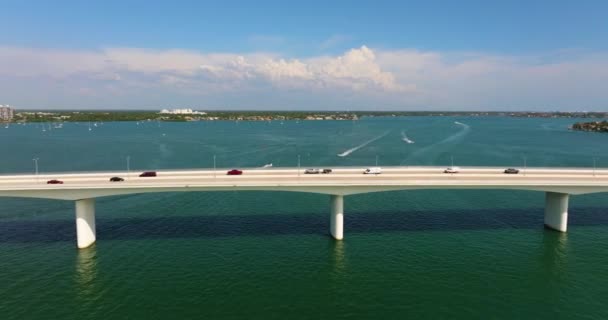 Letecký Pohled Město Sarasota Centru Města Mostem Ringling Kancelářskými Budovami — Stock video