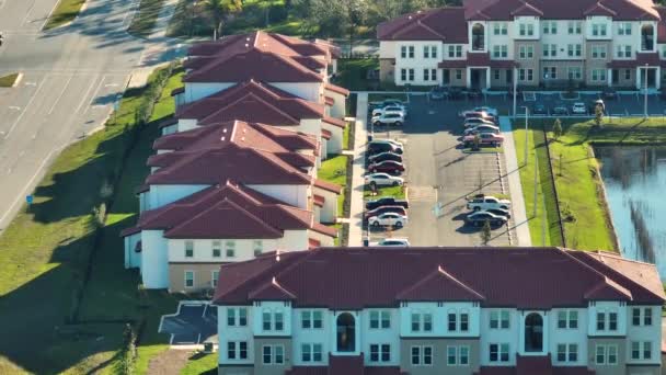 Kilátás Fentről Apartman Lakások Floridában Külvárosi Területen Amerikai Társasházak Mint — Stock videók