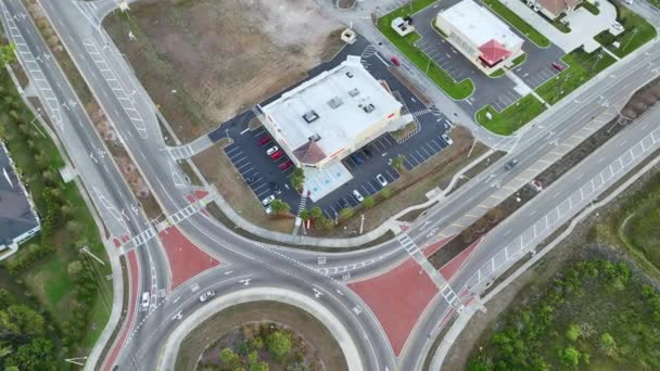Vista Cima Encruzilhada Rotunda Rua Americana Cidade Com Carros Trânsito — Vídeo de Stock