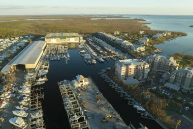 Ian Kasırgası Florida kıyı bölgesindeki tekne istasyonunu yok etti. Doğal afet ve bunun sonuçları.