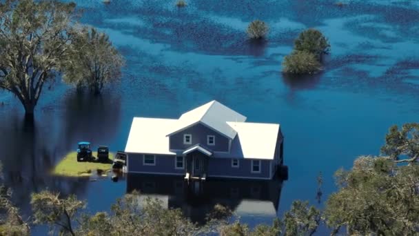 Inundação Pesada Com Água Alta Torno Casa Fazenda Residencial Após — Vídeo de Stock