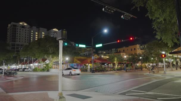 Sarasota Florida Noite Bairro Histórico Baixa Com Cruzamento Rua Principal — Vídeo de Stock
