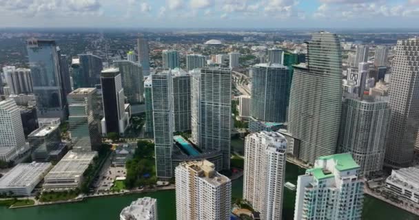 美国佛罗里达州迈阿密市中心区 现代美国大都市摩天大楼的城市景观 — 图库视频影像