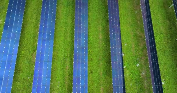 Temiz Elektrik Enerjisi Üretmek Için Güneş Fotovoltaik Panelleri Sıfır Emisyonlu — Stok video